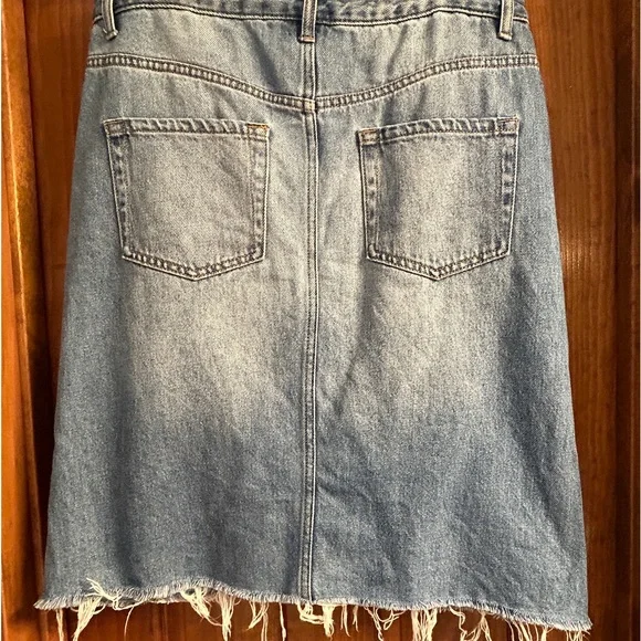 Time and Tru denim midi skirt - Picture 2 of 4